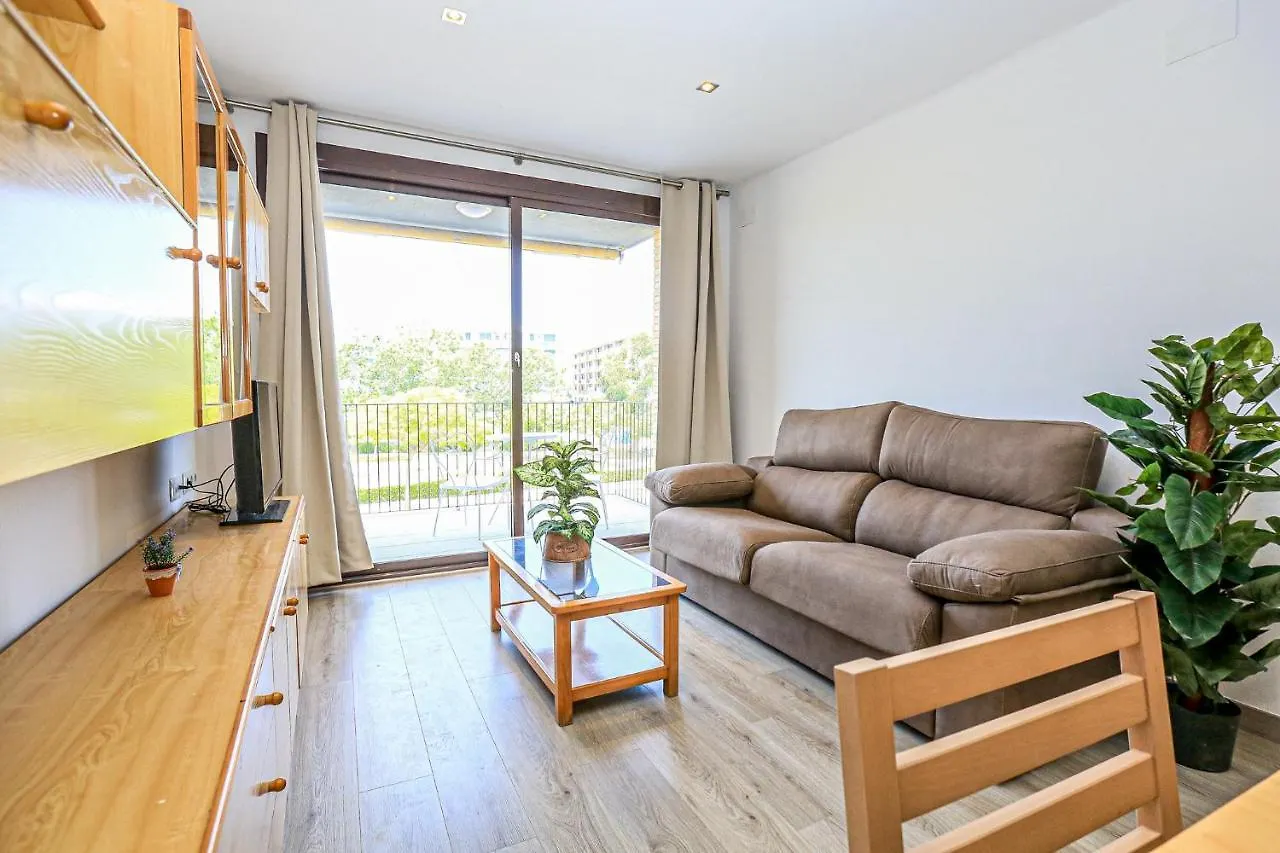 Set Pins - Only Families Apartment Cambrils