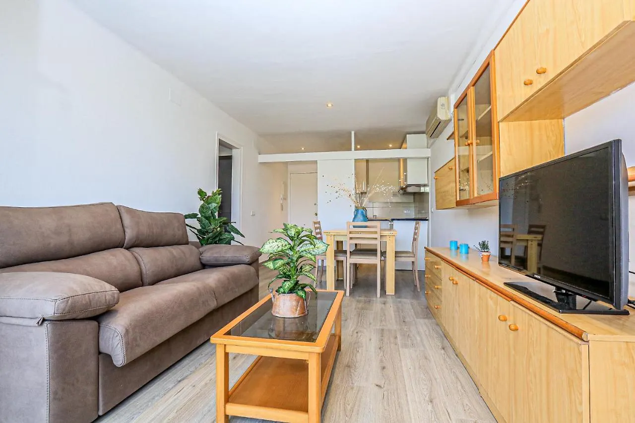 Set Pins - Only Families Apartment Cambrils