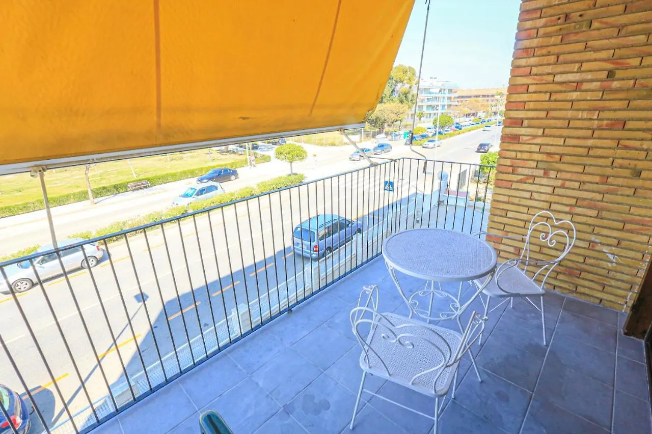 Set Pins - Only Families Apartment Cambrils Spain