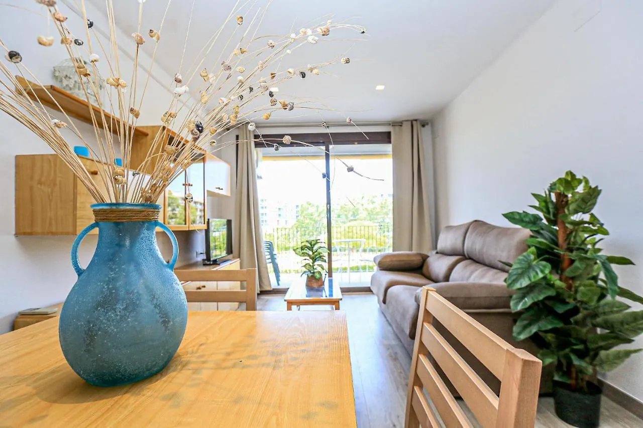 Set Pins - Only Families Apartment Cambrils Spain